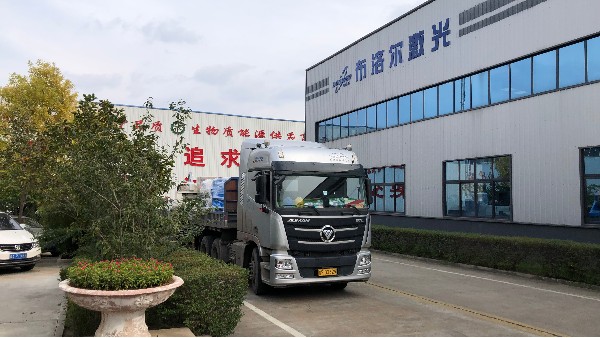 UC4015型開(kāi)卷校平光纖激光切割機(jī)完成裝車發(fā)貨